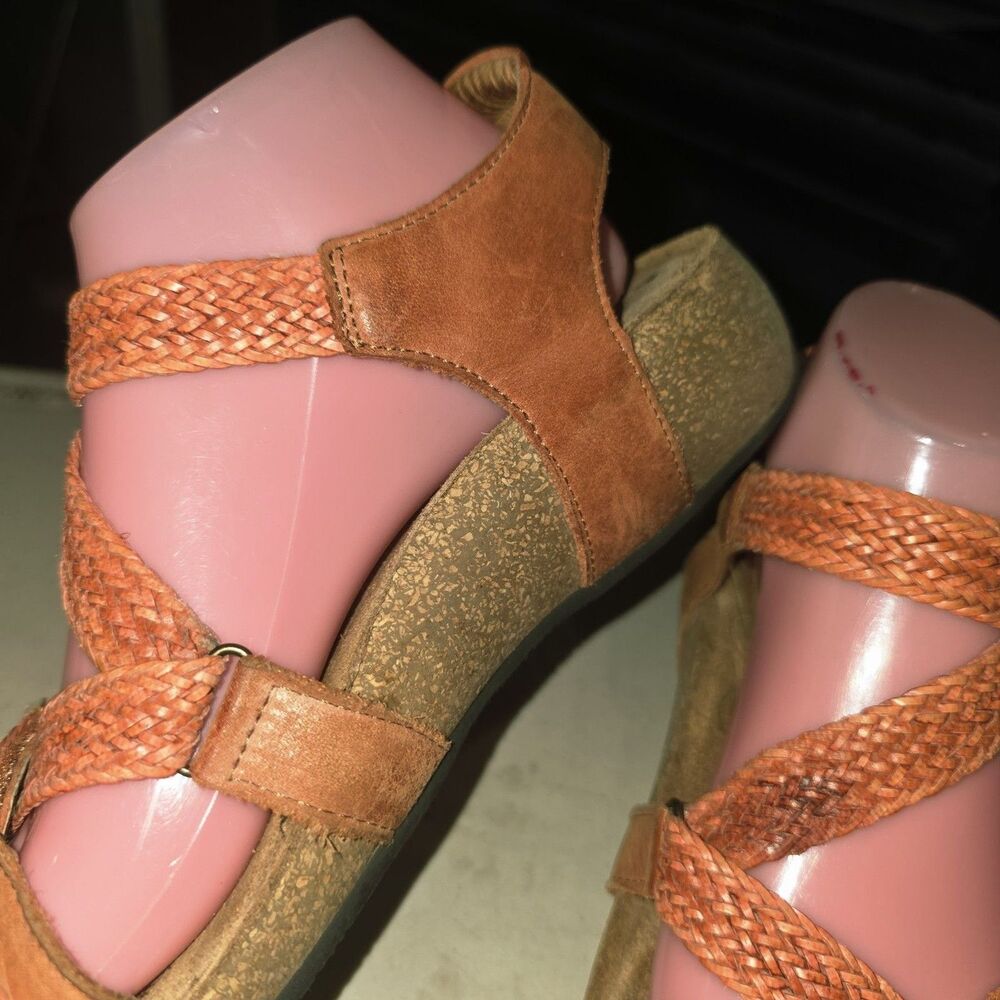 Taos 8/8.5 Trulie Orange Weave Criss Cross Strap Boho Distressed Logo Sandals - Picture 6 of 13